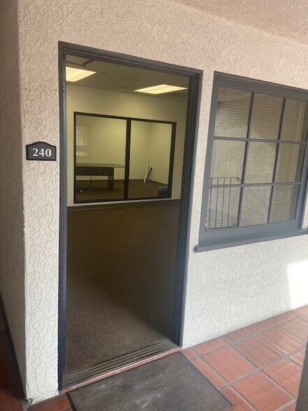 More Photos Of 1611 E 4th St, Santa Ana Loft Creative Space For Lease
