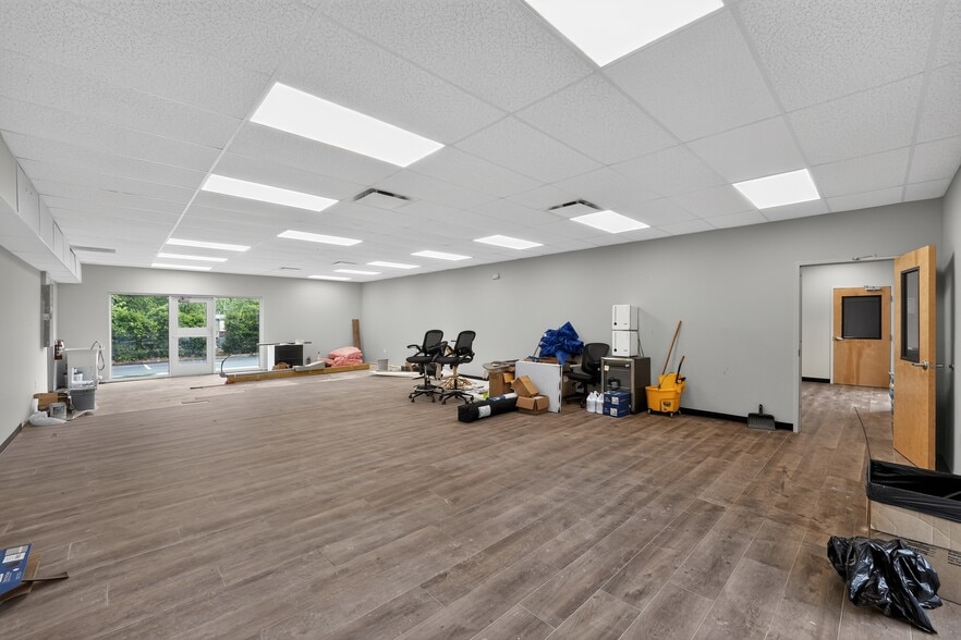 More Photos Of 5234 N Roxboro Rd, Durham Freestanding For Lease