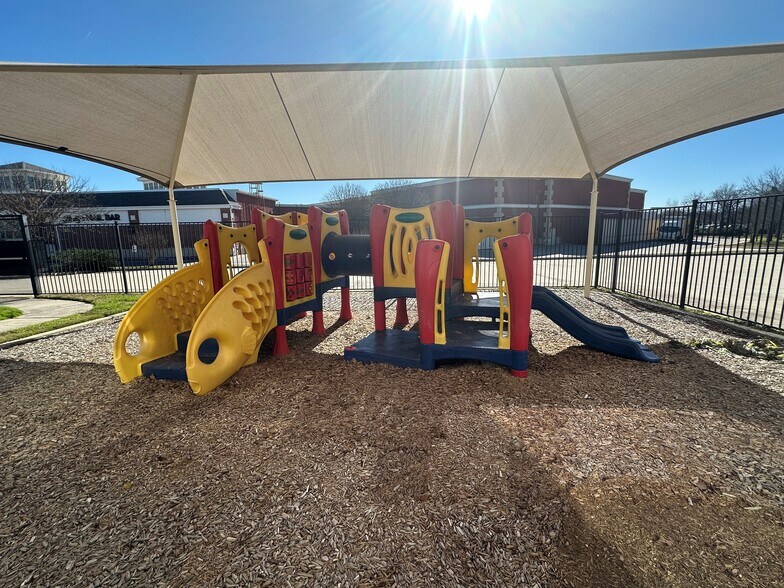 More Photos Of 300 Randol Mill Ave, Southlake Daycare Center For Sale