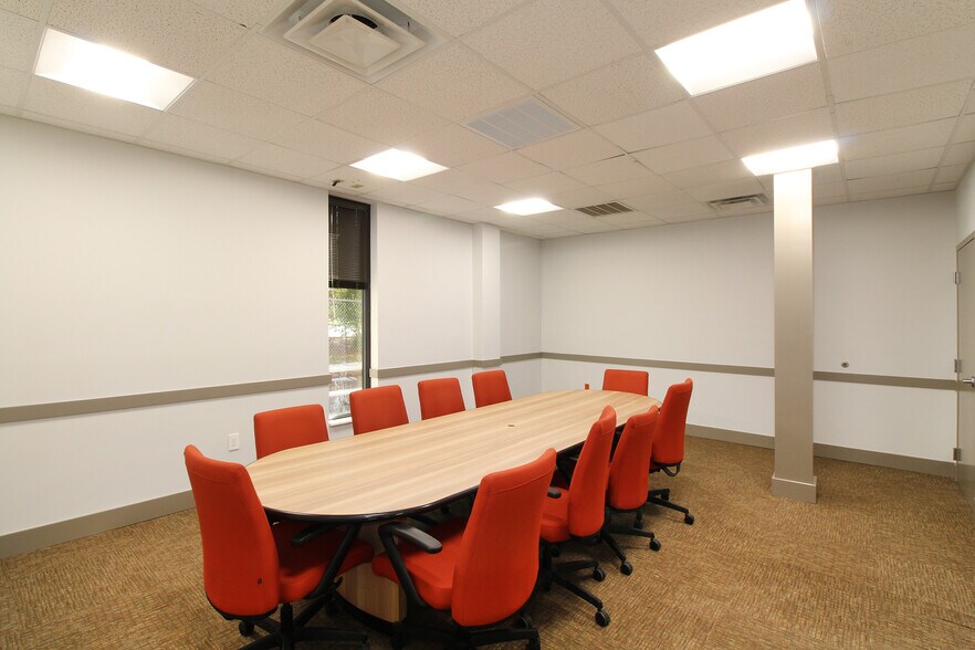 More Photos Of 7134 Regal Ln, Knoxville Office For Lease