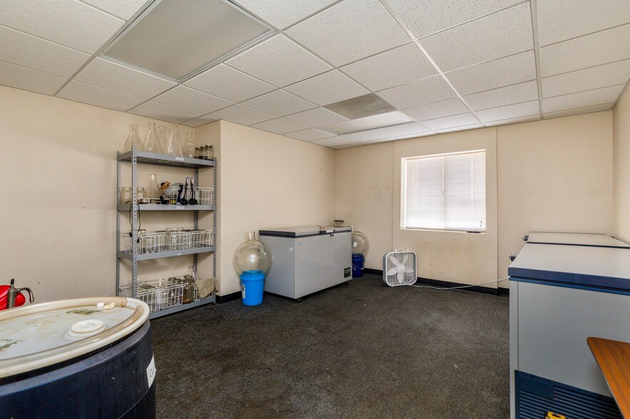 More Photos Of 43 N Silicon Dr, Pueblo Warehouse For Sale