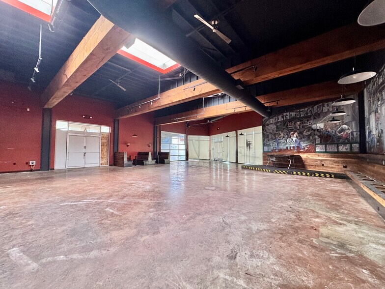 More Photos Of 6112 SE Foster Rd, Portland Freestanding For Sale