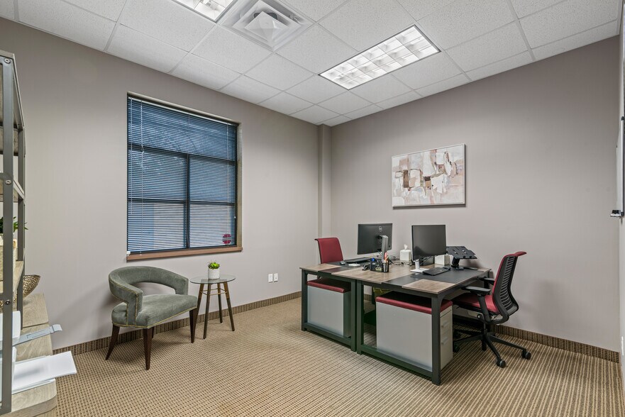 More Photos Of 10320 Lake Rd, Houston Loft Creative Space For Lease