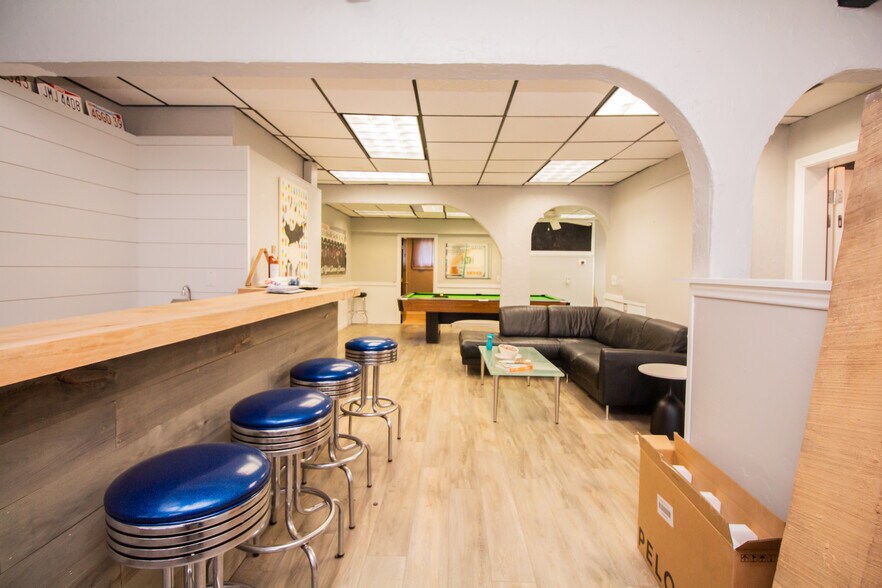 More Photos Of 636 Sunderland Rd, Worcester Freestanding For Lease