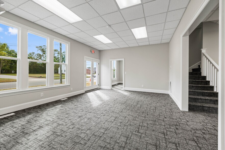 More Photos Of 504 W Broad St, Dunn Office For Sale