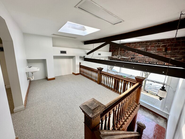 More Photos Of 1033 Monroe Dr, Atlanta Storefront Retail Office For Sale