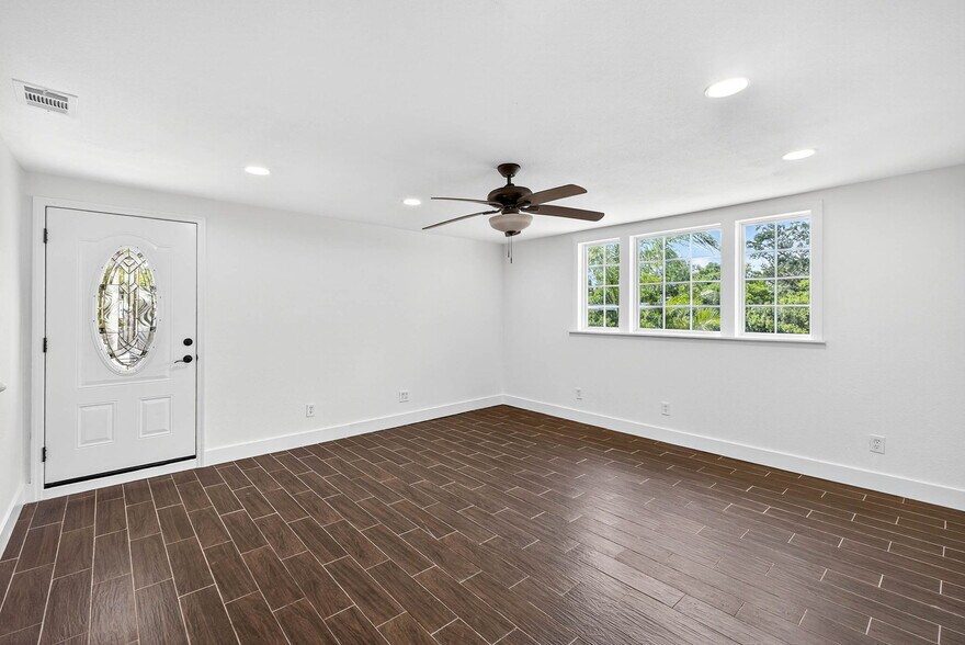 More Photos Of 3225 W Shell Point Rd, Ruskin Apartments For Sale