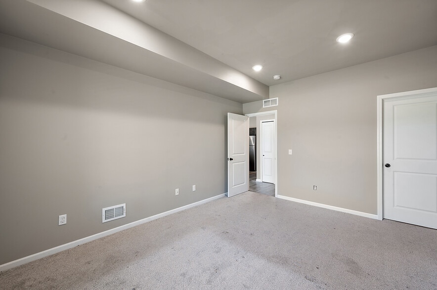 More Photos Of 1241-1251 E Woodward Heights Blvd, Hazel Park Apartments For Sale