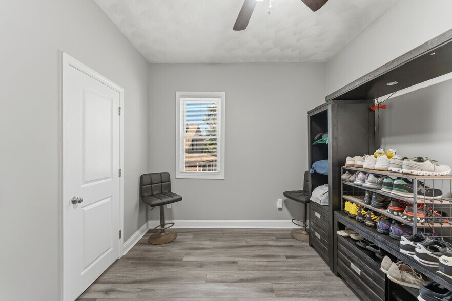 More Photos Of 1452 Plainfield Pike, Cranston Specialty For Sale