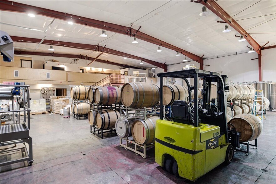 More Photos Of 32230 NE Old Parrett Mountain Rd, Newberg Specialty For Sale