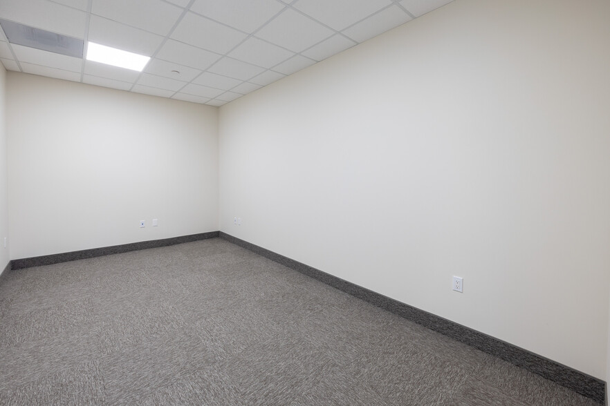 More Photos Of 24444 Hawthorne Blvd, Torrance Office For Sale