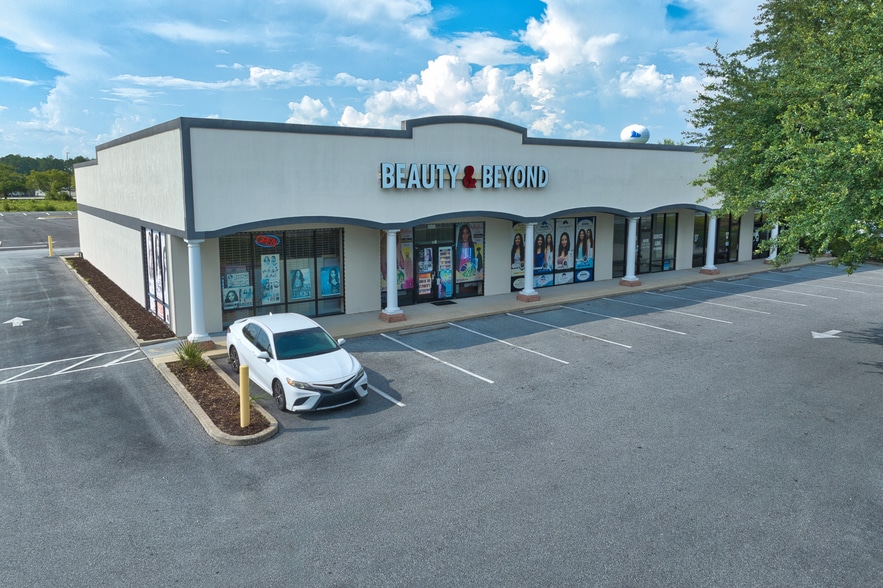 Primary Photo Of 141-147 Altama Connector, Brunswick General Retail For Lease
