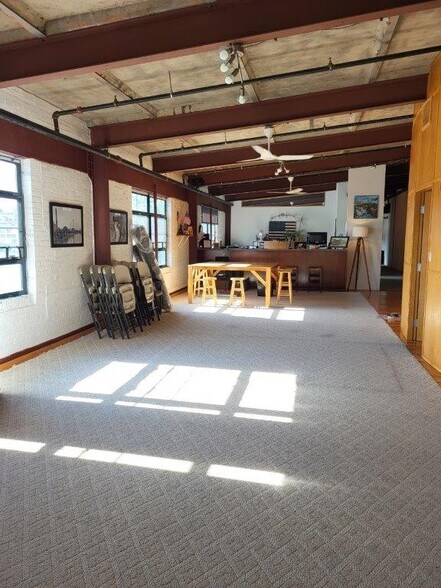 More Photos Of 1601 N Jessup St, Wilmington Manufacturing For Lease