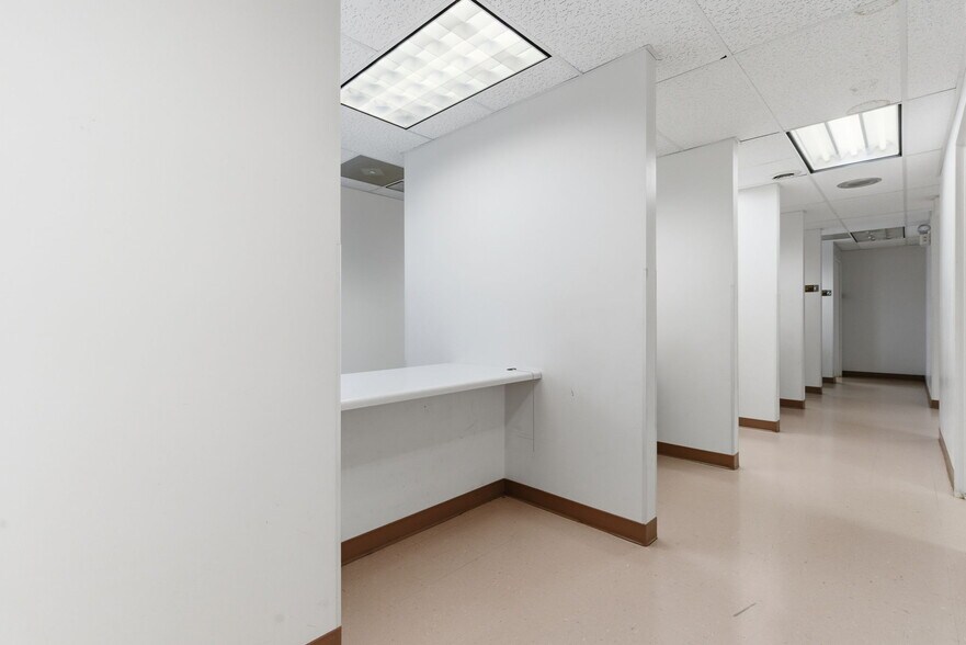 More Photos Of 718 N Martin St, East Prairie Office For Sale