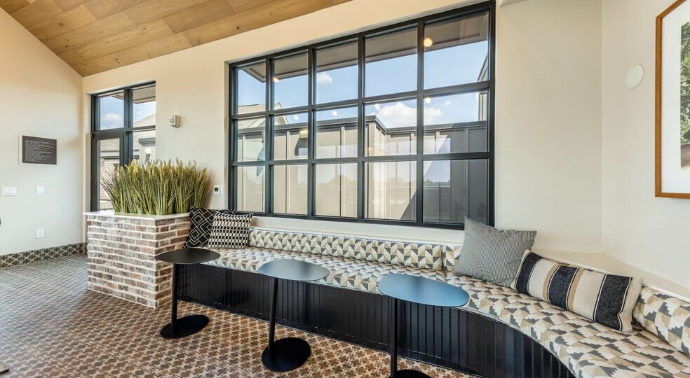 More Photos Of 4910 E 7th St, Austin Coworking Space