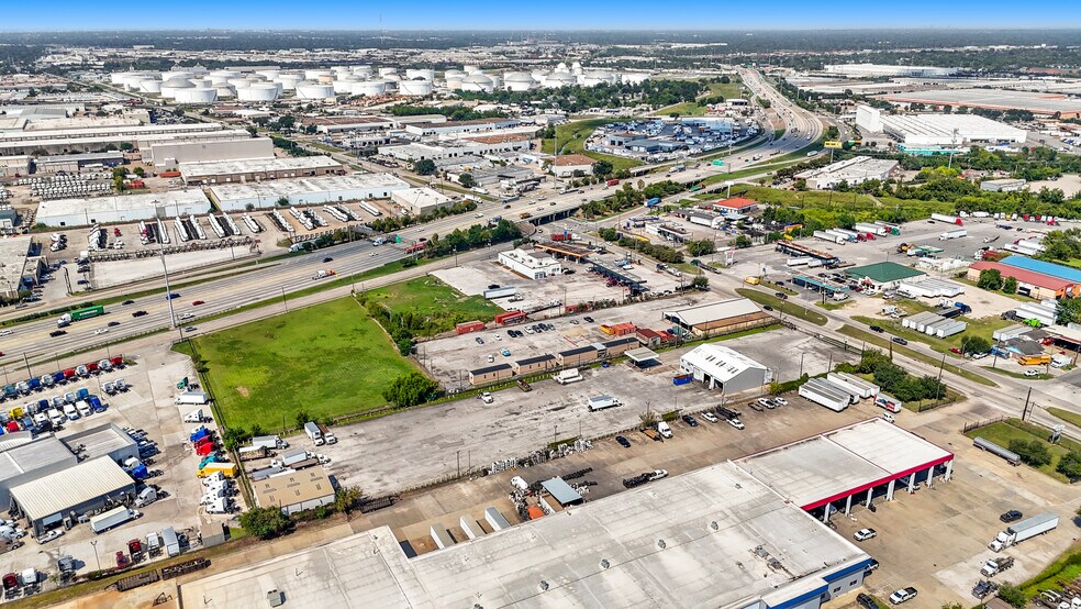 More Photos Of 9222 Wallisville Rd, Houston Warehouse For Lease