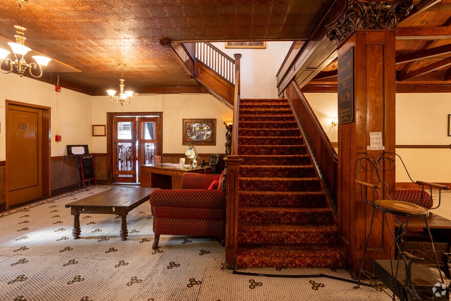 More Photos Of 11 Howell Ave, Bisbee Hotel For Sale
