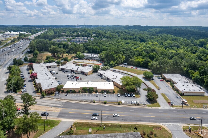 More Photos Of 4025 Pleasantdale Rd, Doraville Light Distribution For Lease