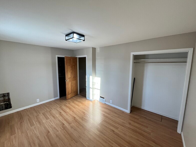 More Photos Of 260 Calumet St, Oswego Office For Sale