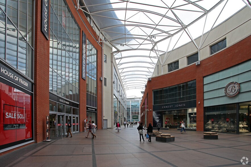 More Photos Of Eden Walk, High Wycombe General Retail For Lease