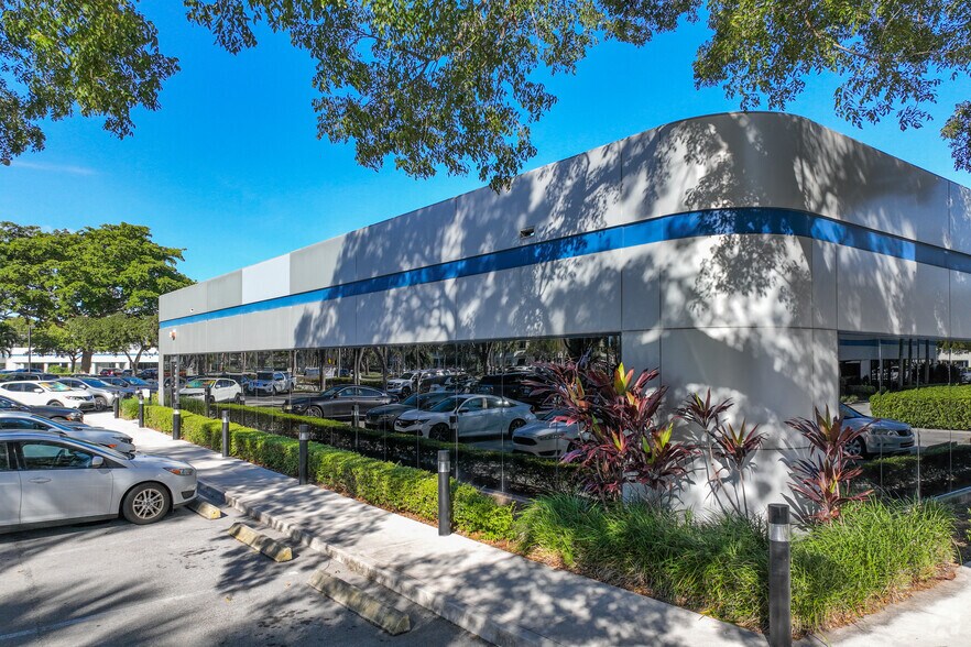 More Photos Of 3313 W Commercial Blvd, Fort Lauderdale Medical For Sale