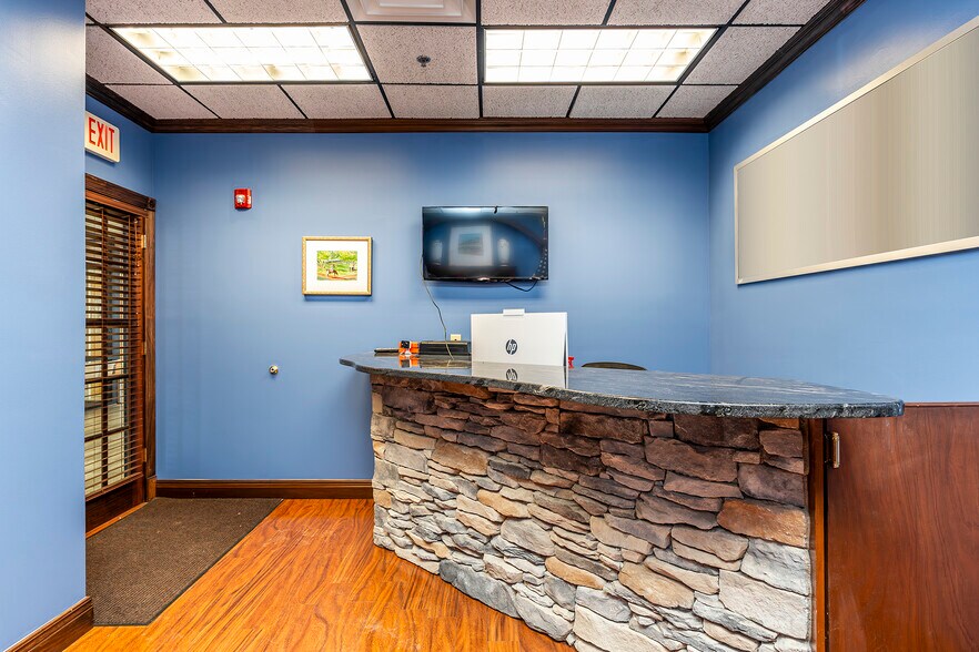 More Photos Of 535 Wellington Way, Lexington Medical For Sale