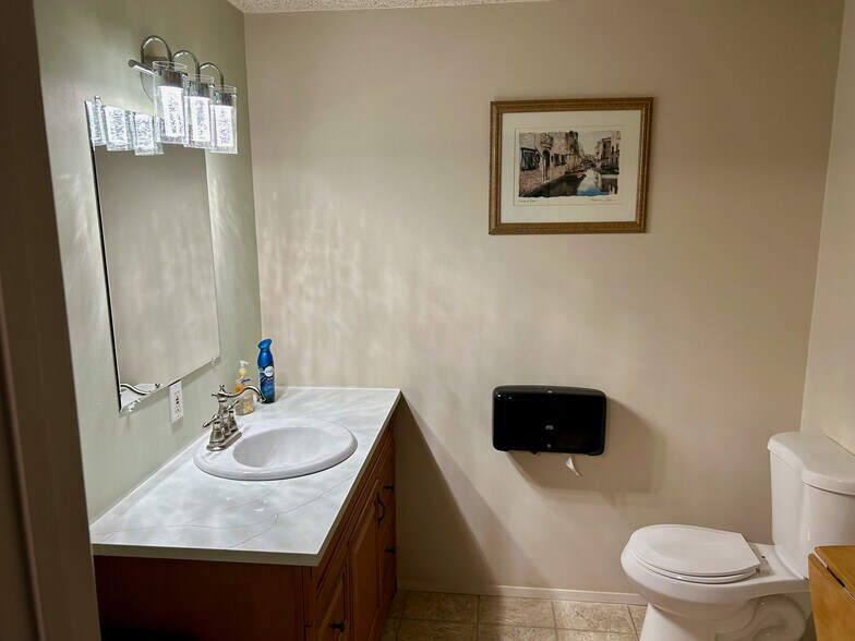 More Photos Of 14619 Purdy Dr NW, Gig Harbor Medical For Sale