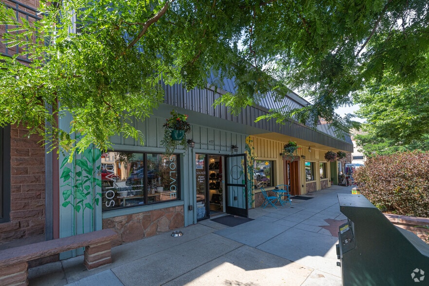 More Photos Of 443 Main St, Lyons General Retail For Lease