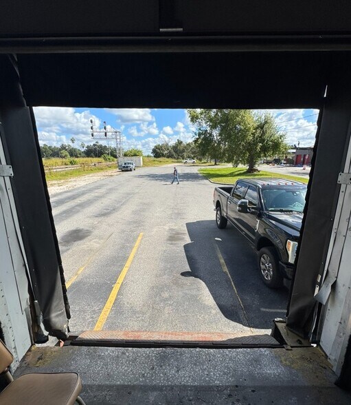 More Photos Of 1111 W Main St, Lakeland Industrial For Sale