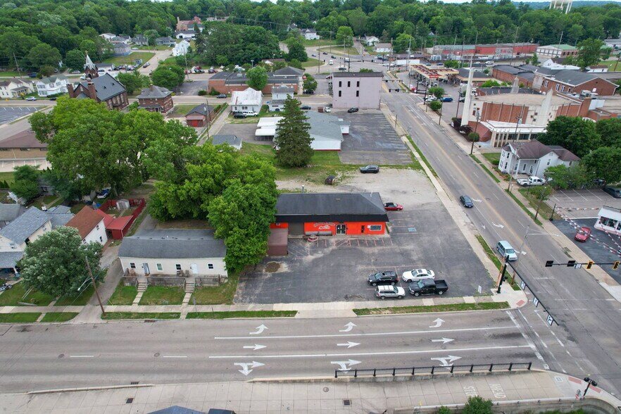 More Photos Of 140 S River St, Franklin Storefront For Sale