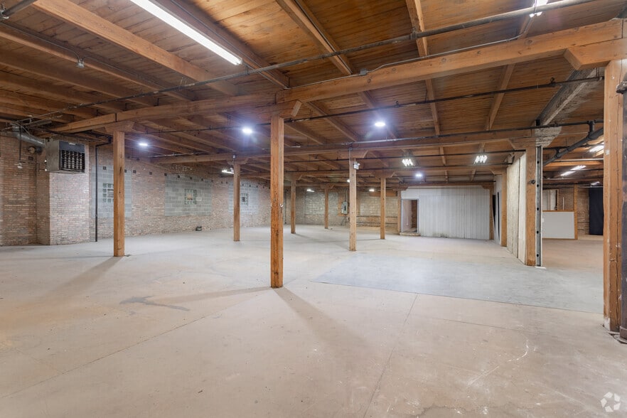 More Photos Of 2415 W 24th Pl, Chicago Warehouse For Sale