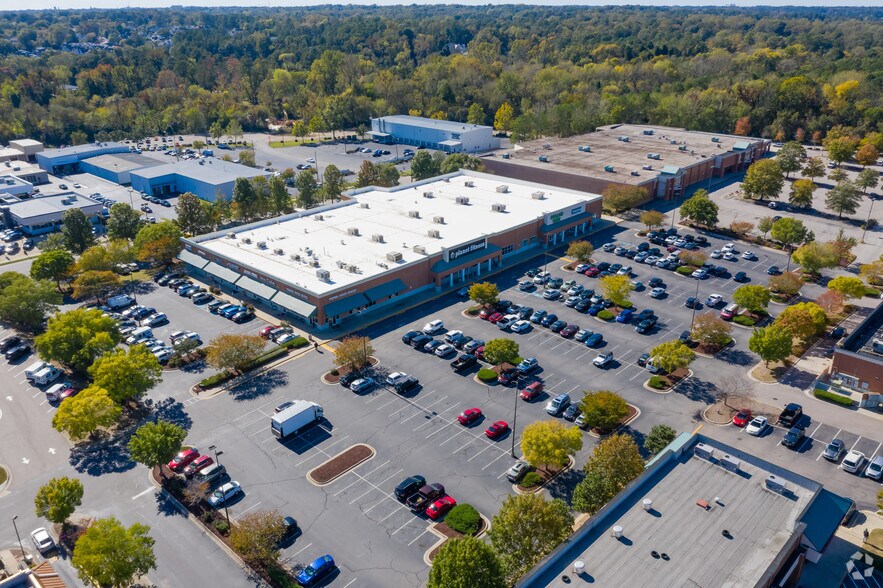 More Photos Of 404 E Six Forks Rd, Raleigh Storefront For Lease