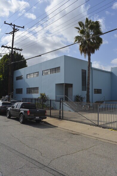 More Photos Of 2645 Yates Ave, Commerce Distribution For Lease