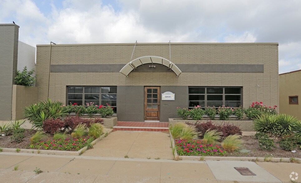 More Photos Of 320 Hemphill St, Fort Worth Loft Creative Space For Lease