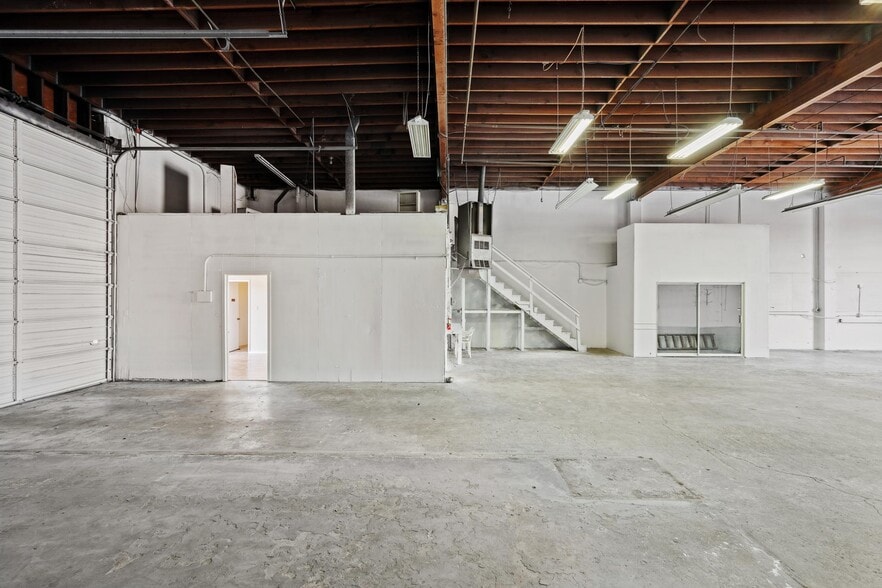 More Photos Of 2475 Bluebell Dr, Santa Rosa Industrial For Lease