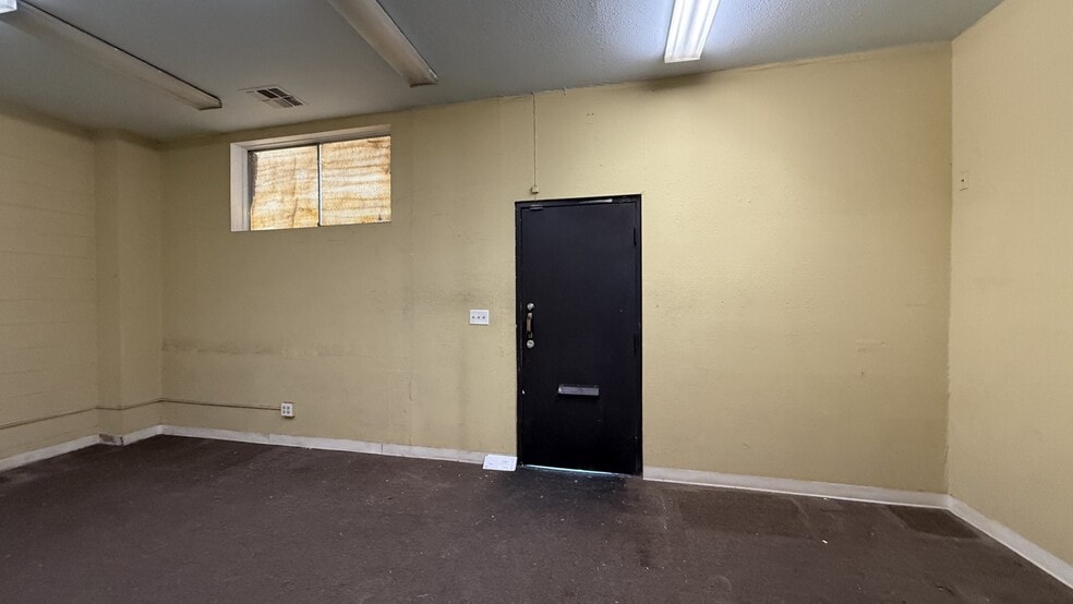 More Photos Of 4909 Exposition Blvd, Los Angeles Manufacturing For Lease