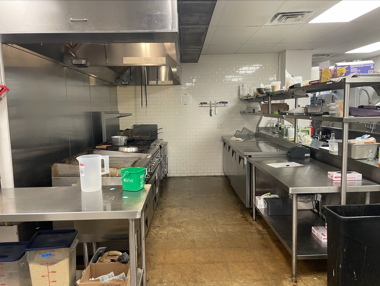 More Photos Of 125 W Grayson St, San Antonio Restaurant For Lease