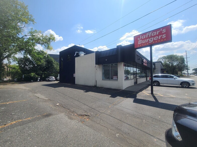 Primary Photo Of 480-490 Route 17, Paramus Restaurant For Lease