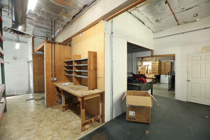 More Photos Of 620 South Ave, Rochester Light Manufacturing For Sale