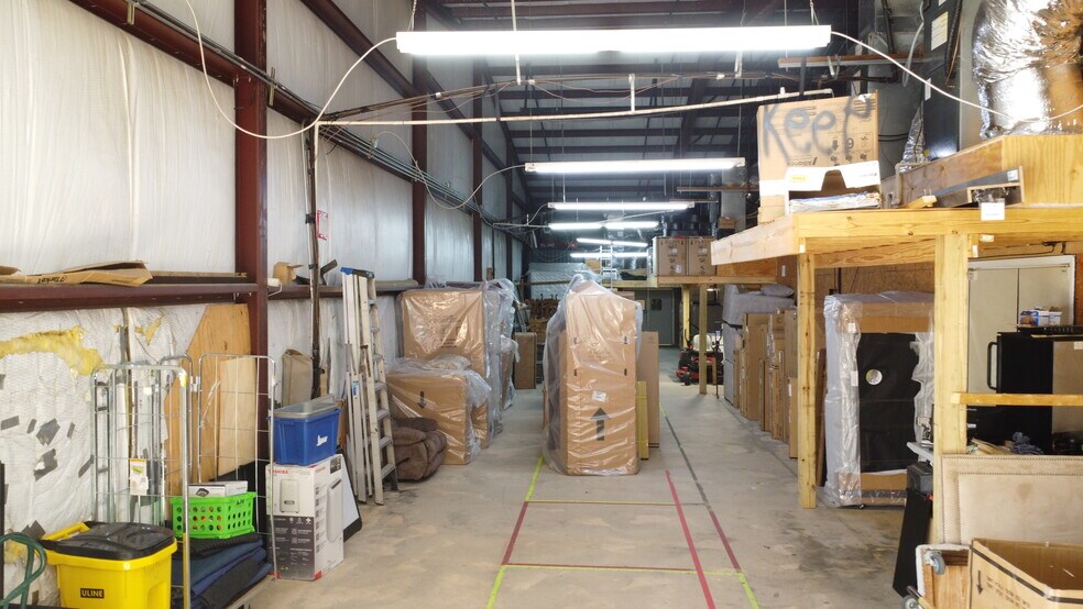 More Photos Of 1975 Commerce Dr, Kingsland Freestanding For Sale