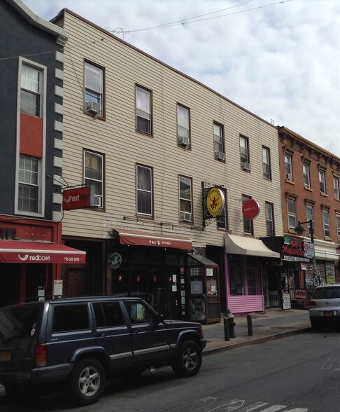 More Photos Of 204-206 Bedford Ave, Brooklyn Storefront For Lease