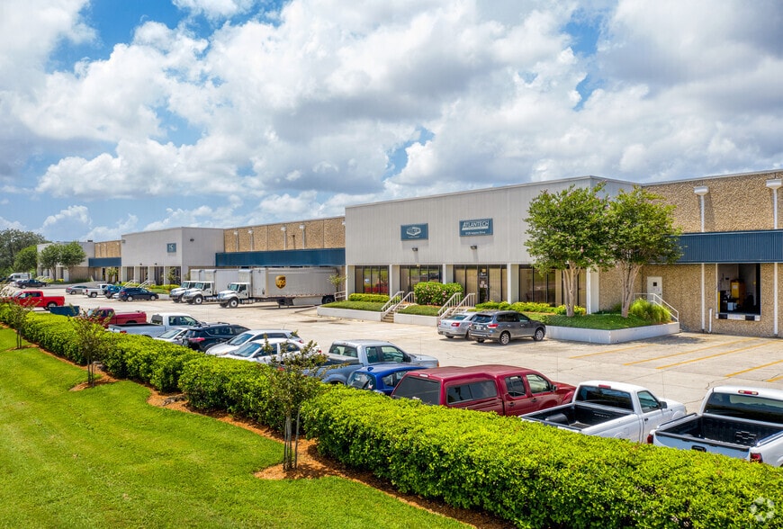More Photos Of 5120 E Adamo Dr, Tampa Distribution For Lease