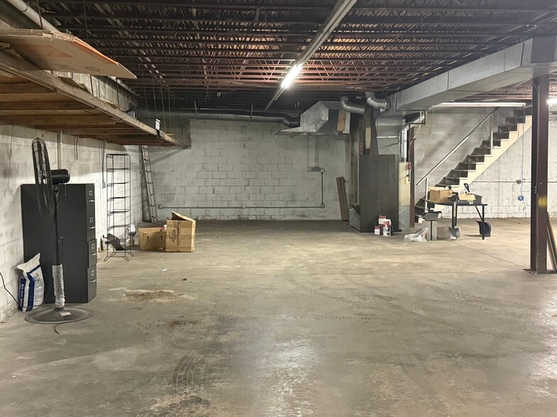 More Photos Of 461 Bridgeport Ave, Milford Unknown For Lease