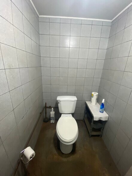 More Photos Of 668 Hollis Rd, Hollis Center Warehouse For Sale