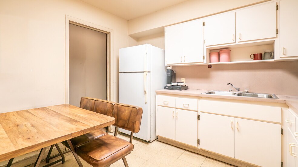 More Photos Of 7250 NE 4th Ave, Miami Warehouse For Sale