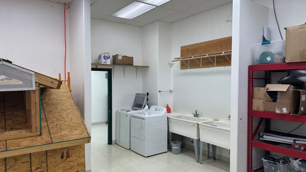 More Photos Of 3700 Industrial Loop, Show Low Manufacturing For Sale