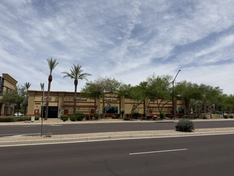 More Photos Of 2333 N Pebble Creek Pky, Goodyear Storefront For Sale