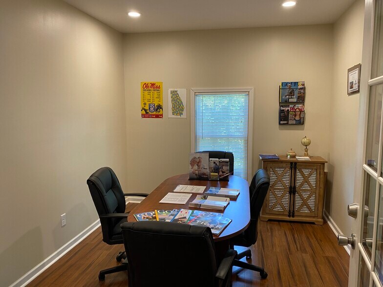 More Photos Of 4014 Clairmont Rd, Atlanta Office For Lease