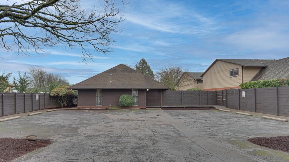 More Photos Of 15012 SE Stark St, Portland Office For Lease