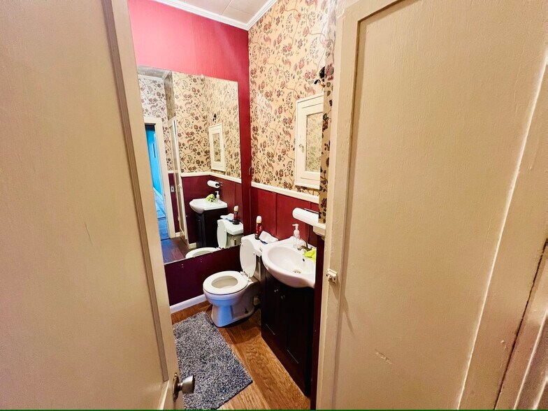 More Photos Of 303 S Second St, Booneville Medical For Sale